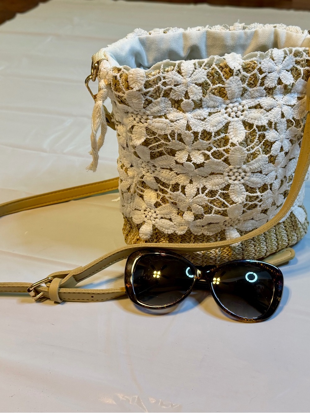 White Crochet Lace Straw Crossbody Bag with Tan Strap - Picture 4 of 8